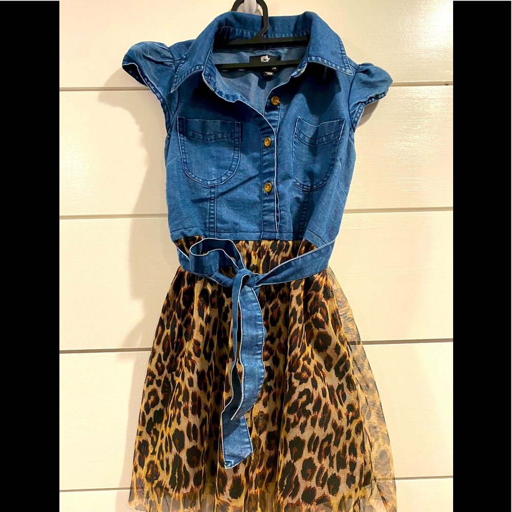 Dollhouse jean and leopard dress w/gold buttons